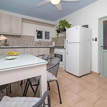 Holiday home Siora Nina Charming Stone House Near Agios Gordios